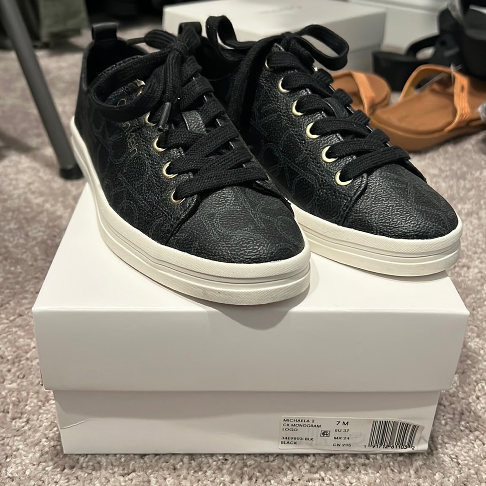 Calvin Klein Women’s Monogram Michaela 2 Size 7M